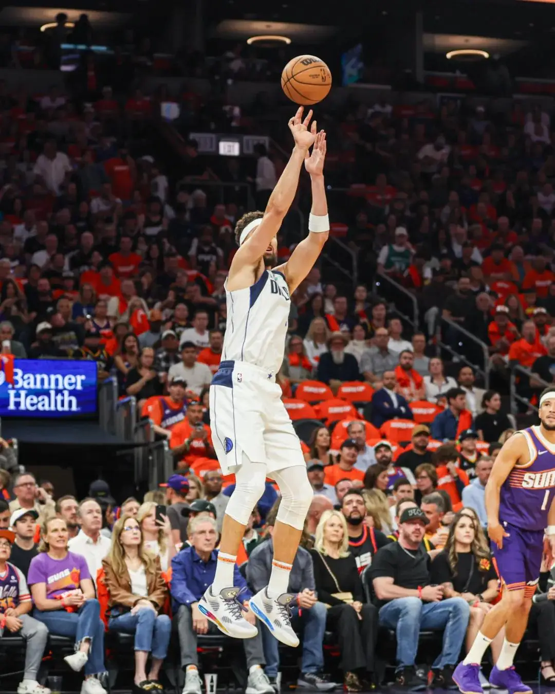 关于刚刚！达拉斯独行侠今晚遗憾出局今夜罗马复出首秀——欧篮联节点到来，国际比赛日山东男篮调整名单以备国王杯的信息